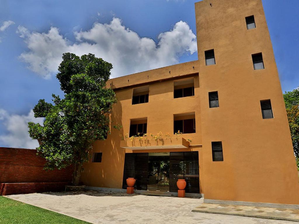 Lily'S Resort Habarana Bagian luar foto