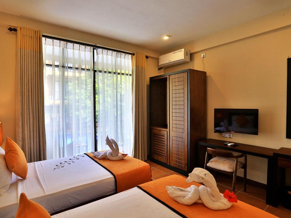 Lily'S Resort Habarana Bagian luar foto