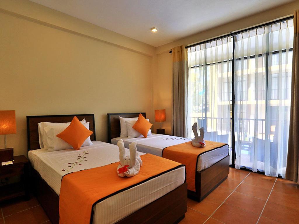 Lily'S Resort Habarana Bagian luar foto